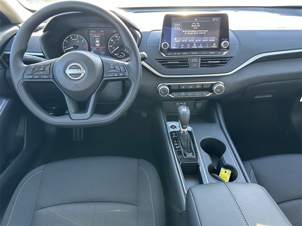2025 Nissan Altima S photo 4
