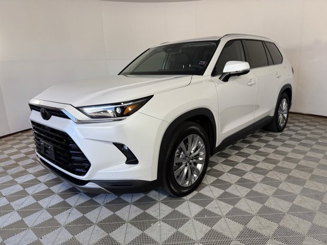 2024 Toyota Grand Highlander Platinum photo 3