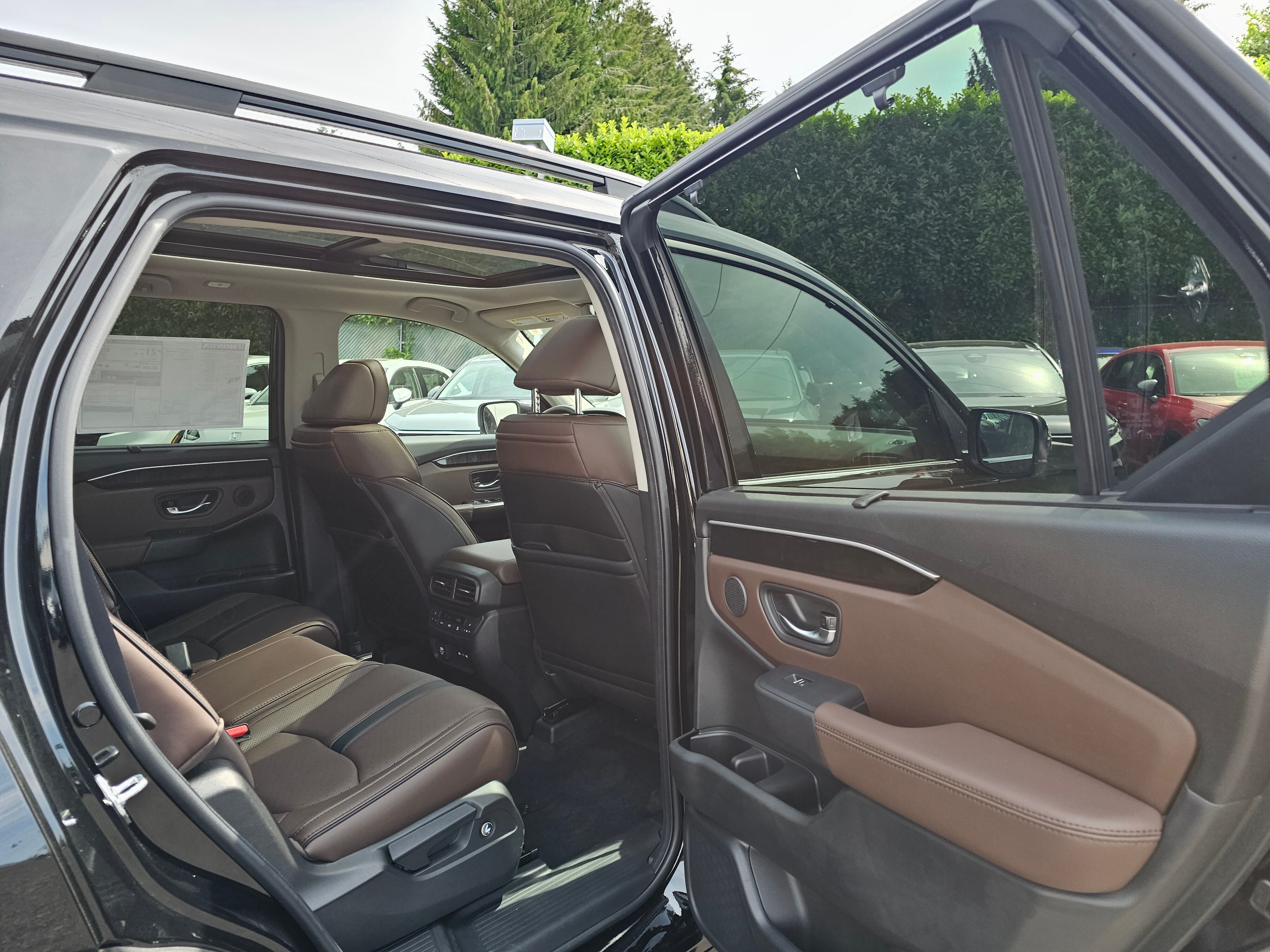2025 Honda Pilot Elite photo 4