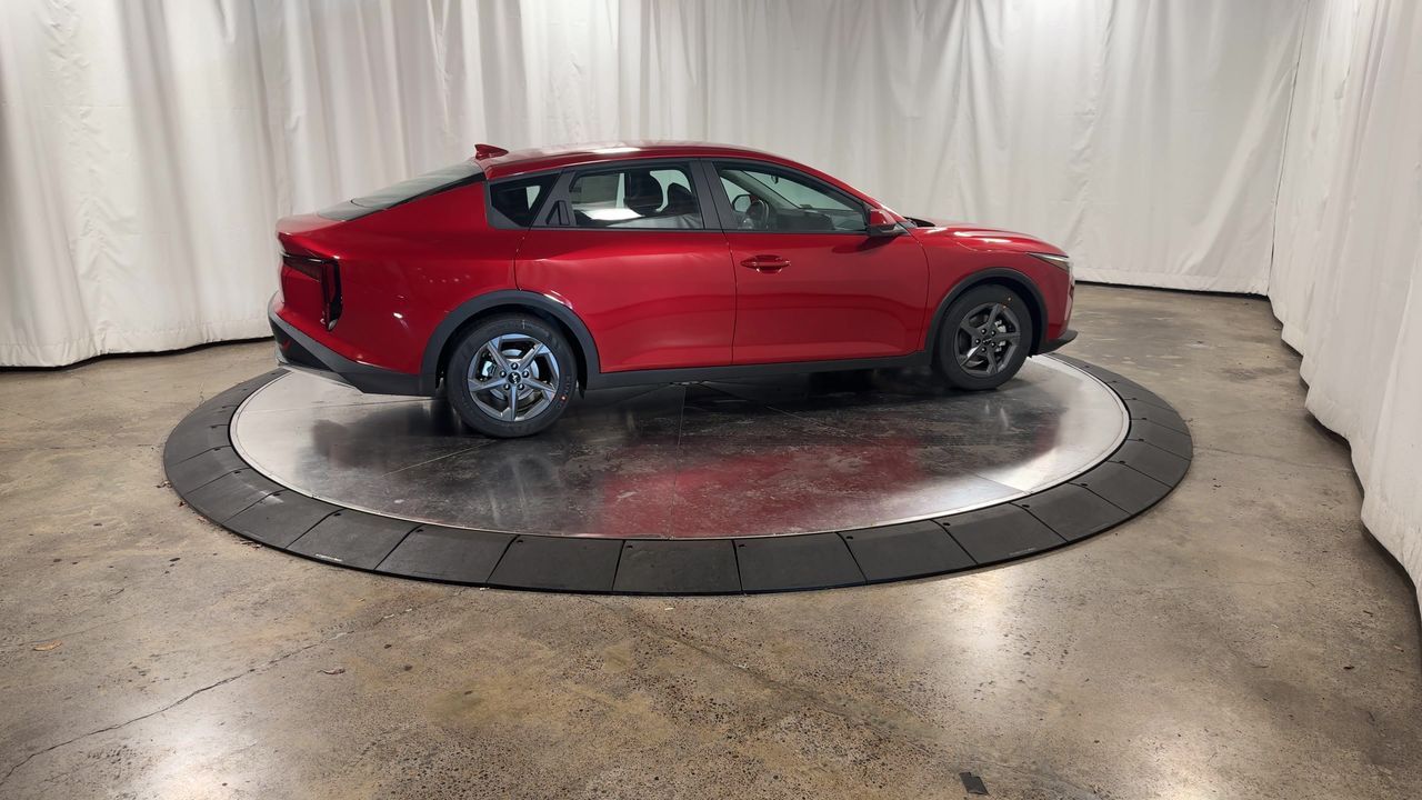 2025 Kia K4 LXS photo 2