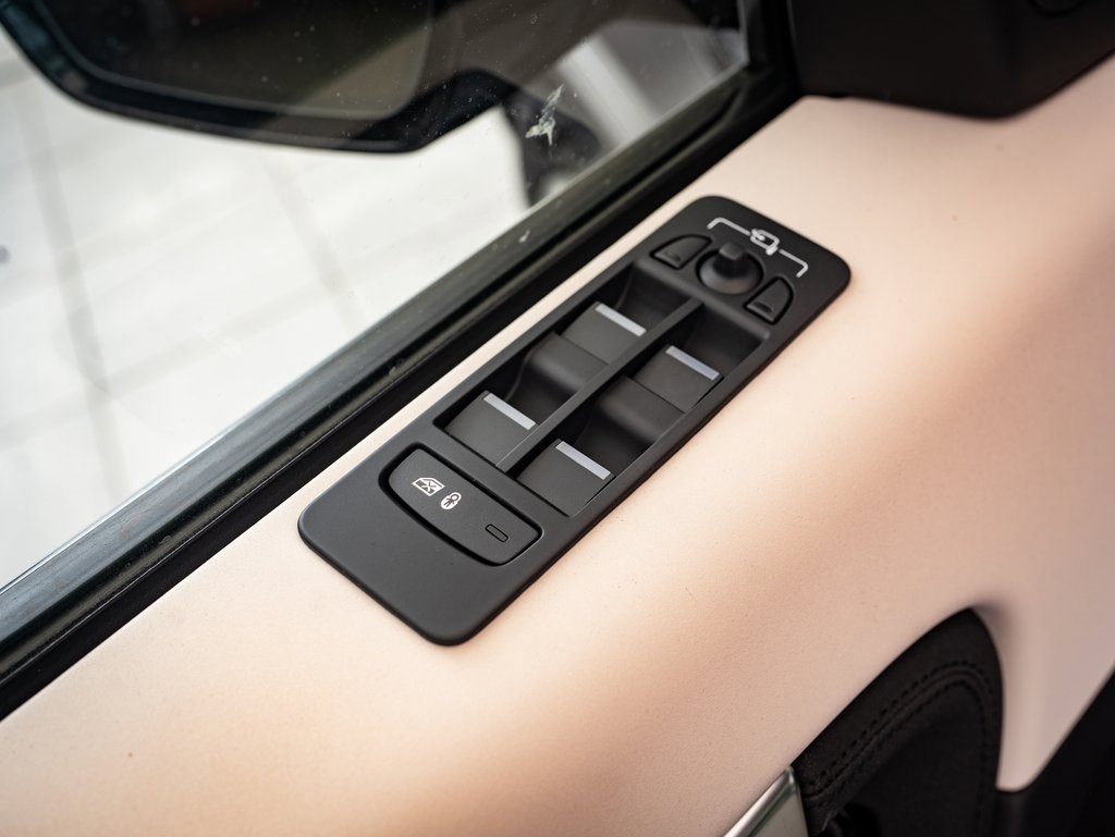 2025 Land Rover Discovery Sport S photo 22