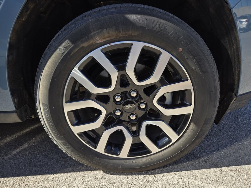 2022 Ford Maverick Lariat photo 2