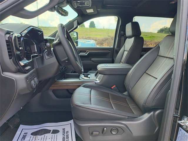2025 Chevrolet Silverado 2500HD High Country photo 13