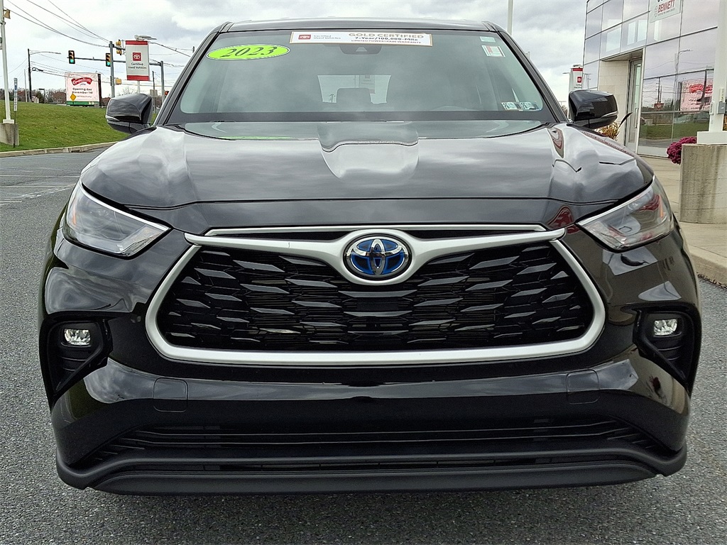 2023 Toyota Highlander Hybrid LE photo 3