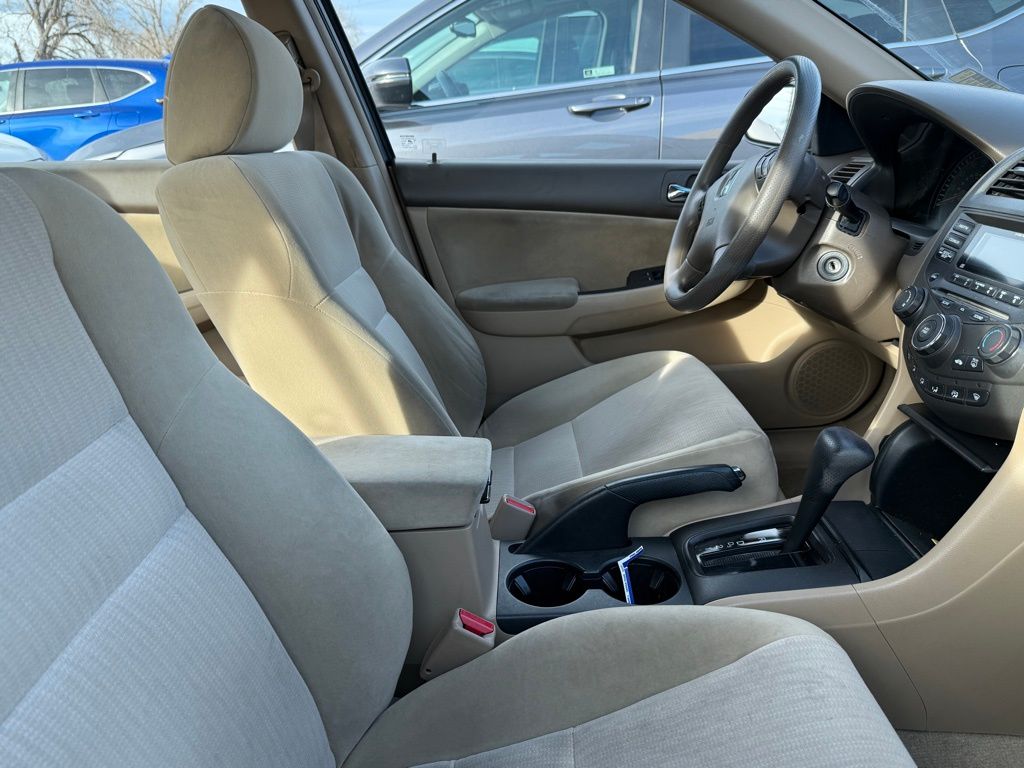 2004 Honda Accord LX photo 4