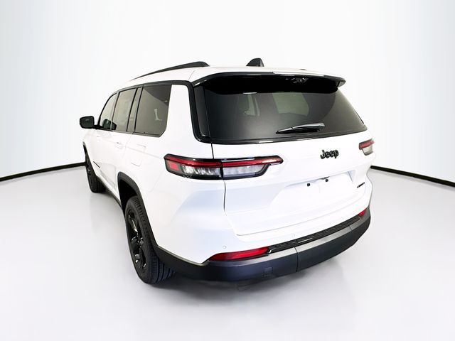 2025 Jeep Grand Cherokee Limited photo 3