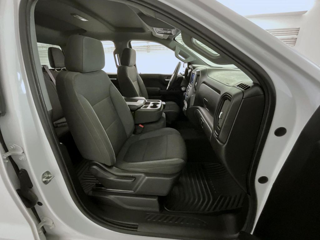2022 Chevrolet Silverado 1500 Custom photo 15