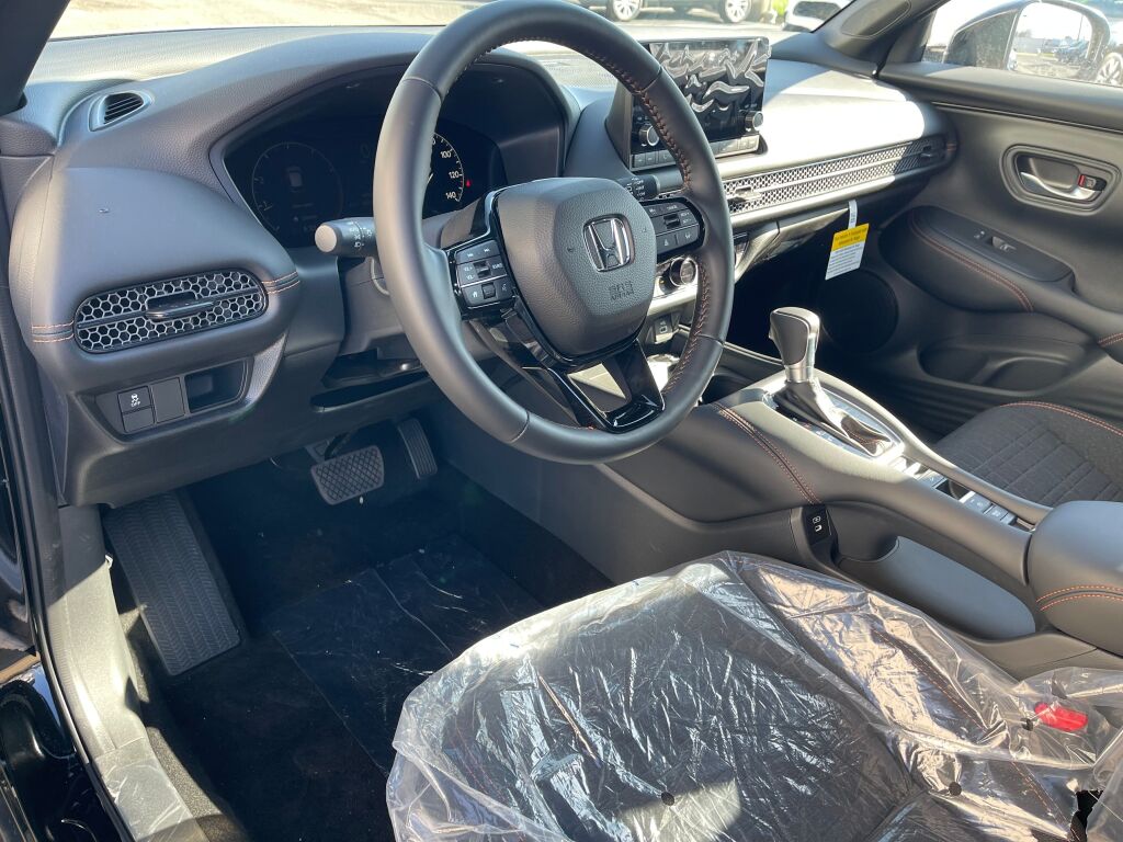 2026 Honda HR-V Sport photo 4