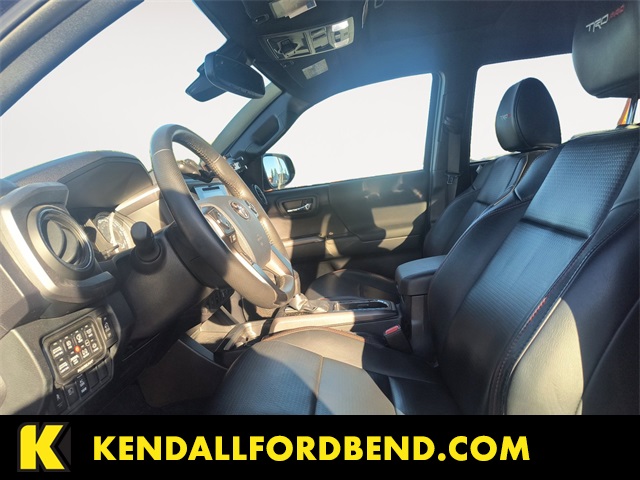 2019 Toyota Tacoma TRD Off-Road photo 3