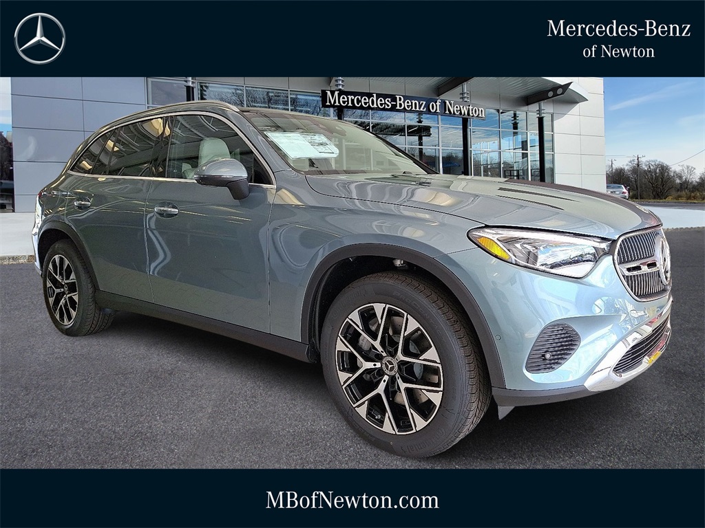 2026 Mercedes-Benz GLC Base's photo