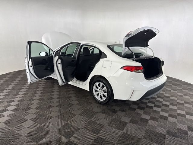 2024 Toyota Corolla LE photo 16