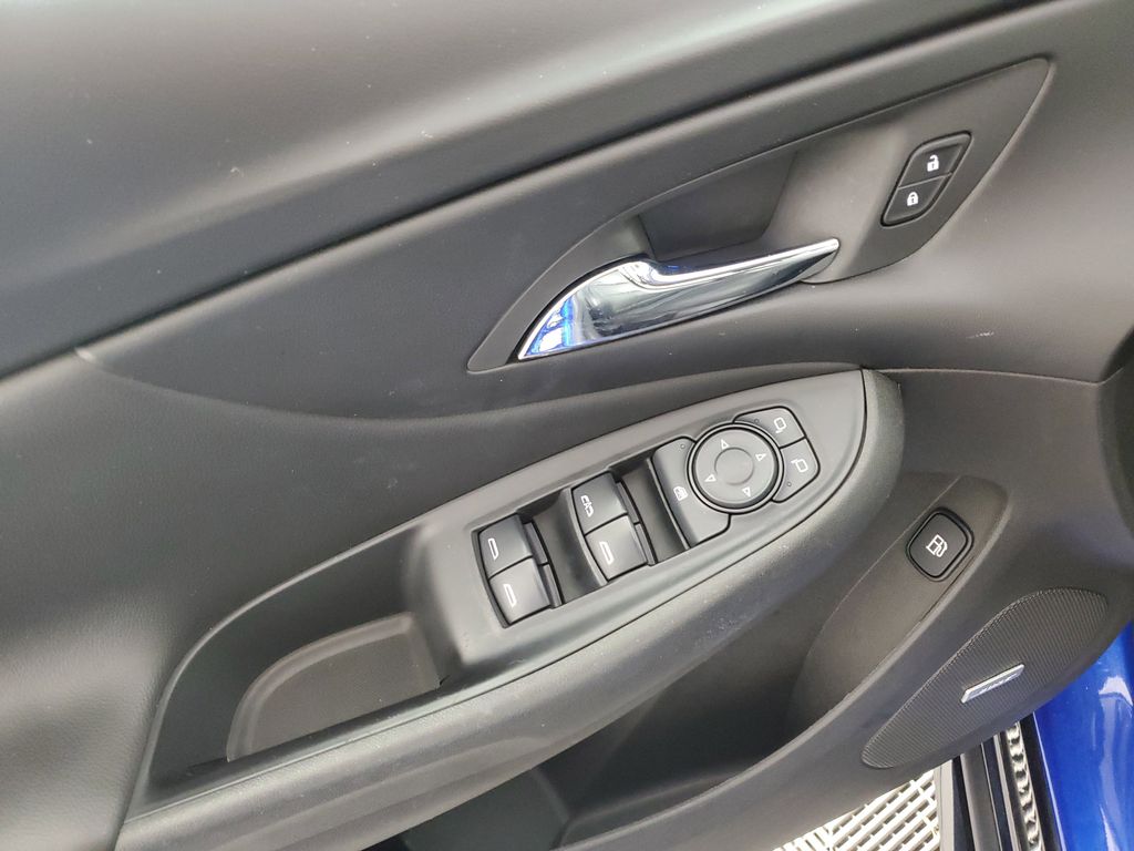 2016 Chevrolet Volt LT photo 25