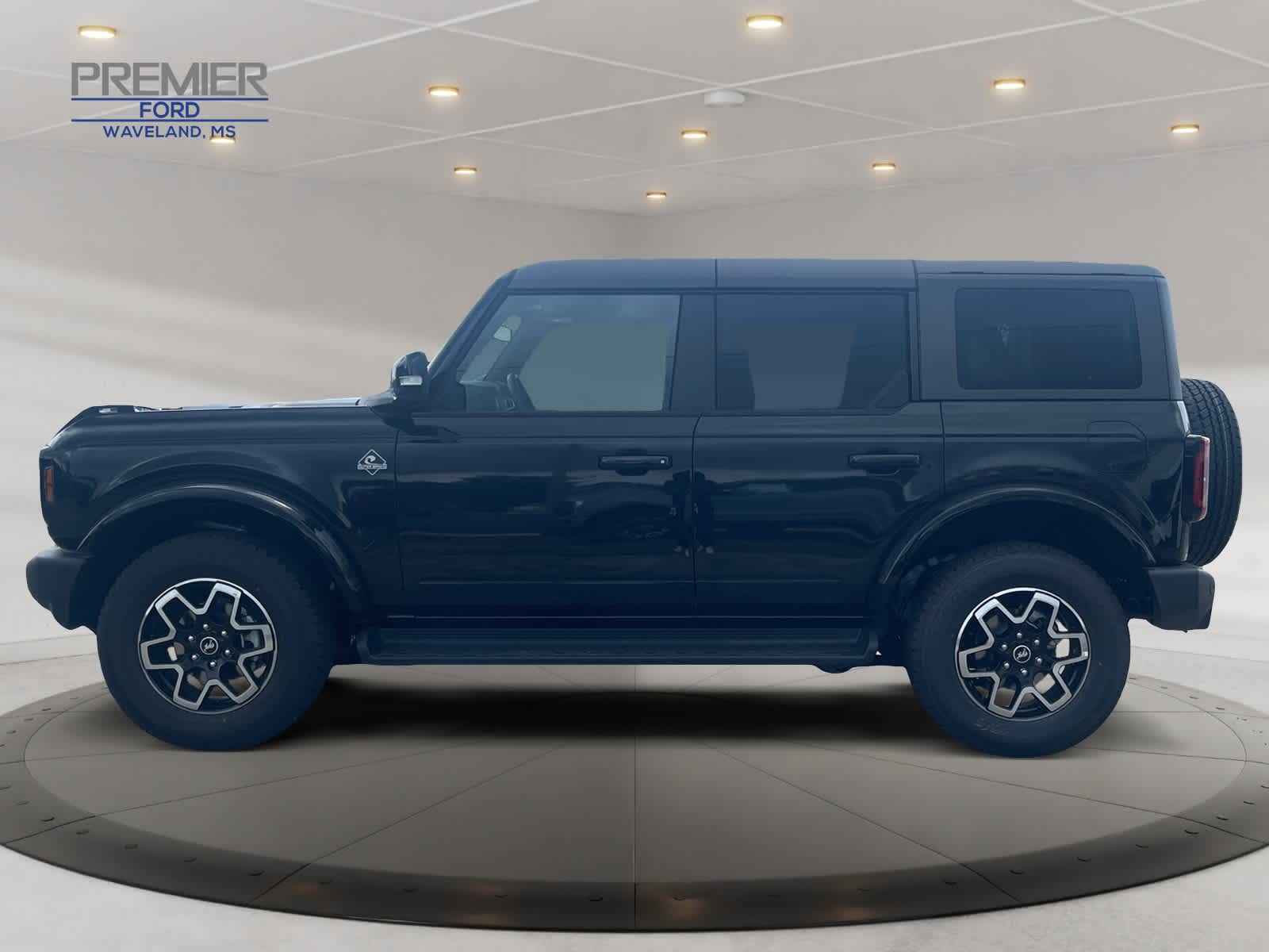 2025 Ford Bronco Outer Banks photo 2