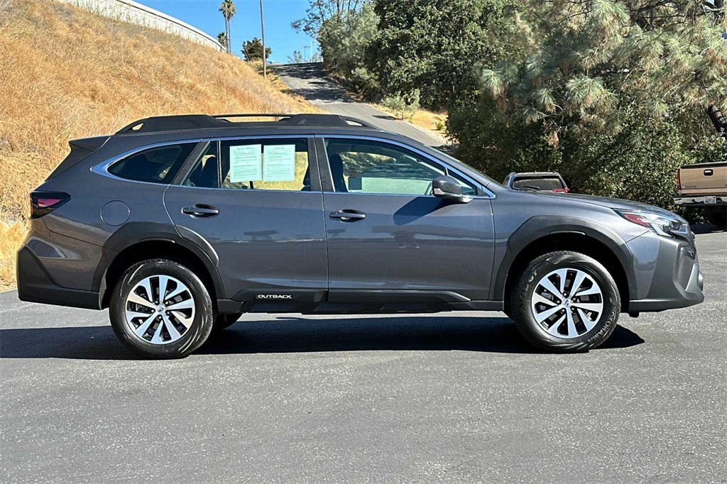 2023 Subaru Outback 2.5i photo 3