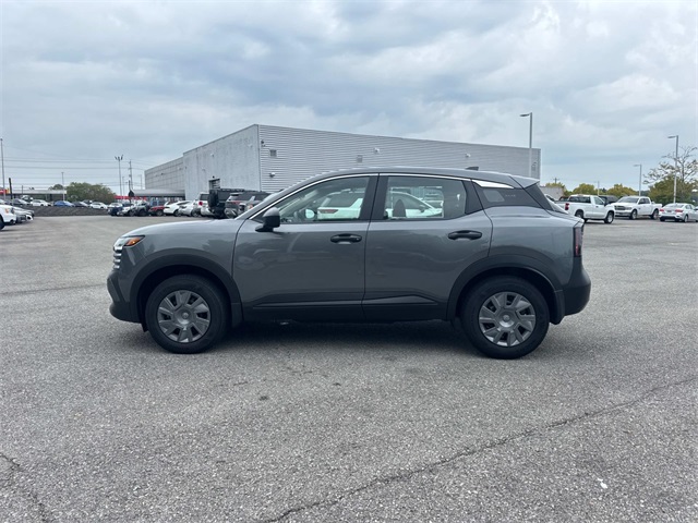 2025 Nissan Kicks S photo 4