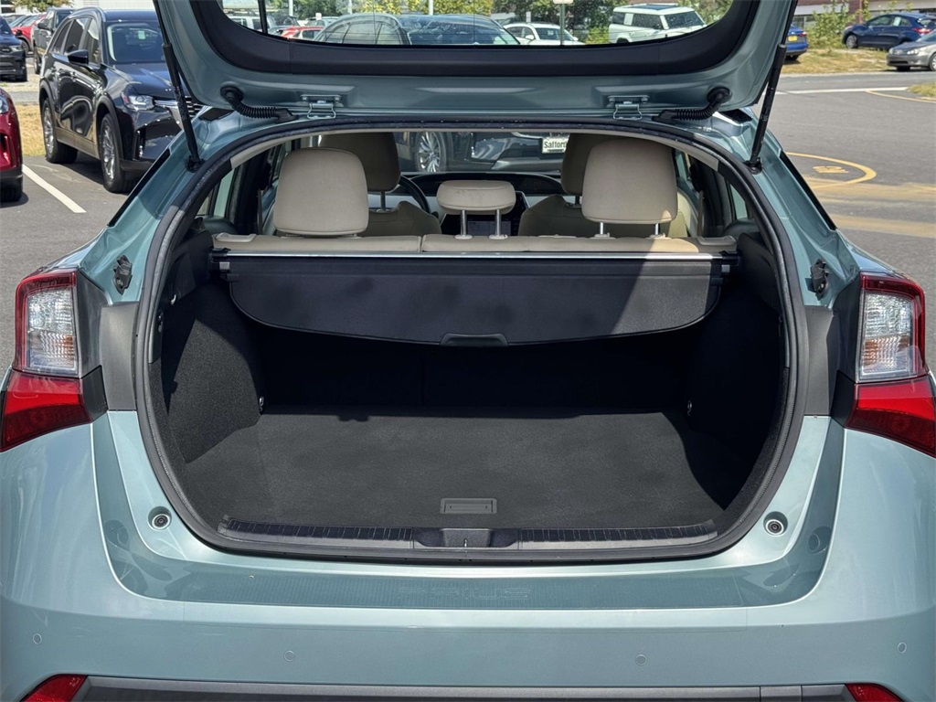 2021 Toyota Prius LE photo 29