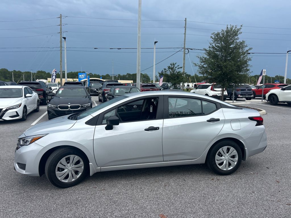 2025 Nissan Versa 1.6 S photo 4