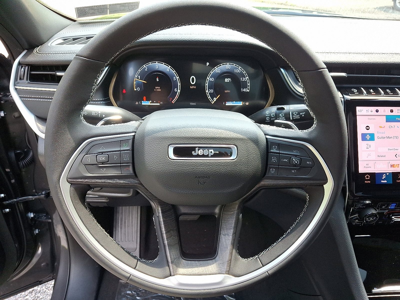 2025 Jeep Grand Cherokee Limited photo 15