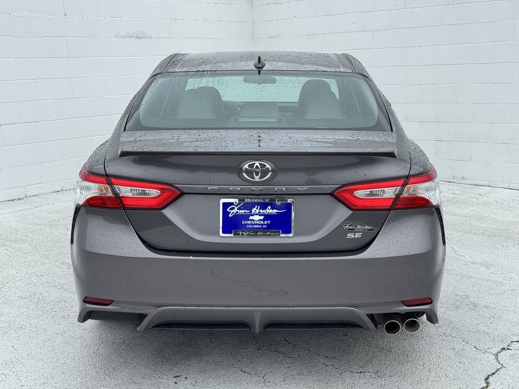 2020 Toyota Camry SE photo 11
