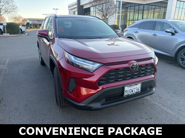 2025 Toyota RAV4 XLE's photo