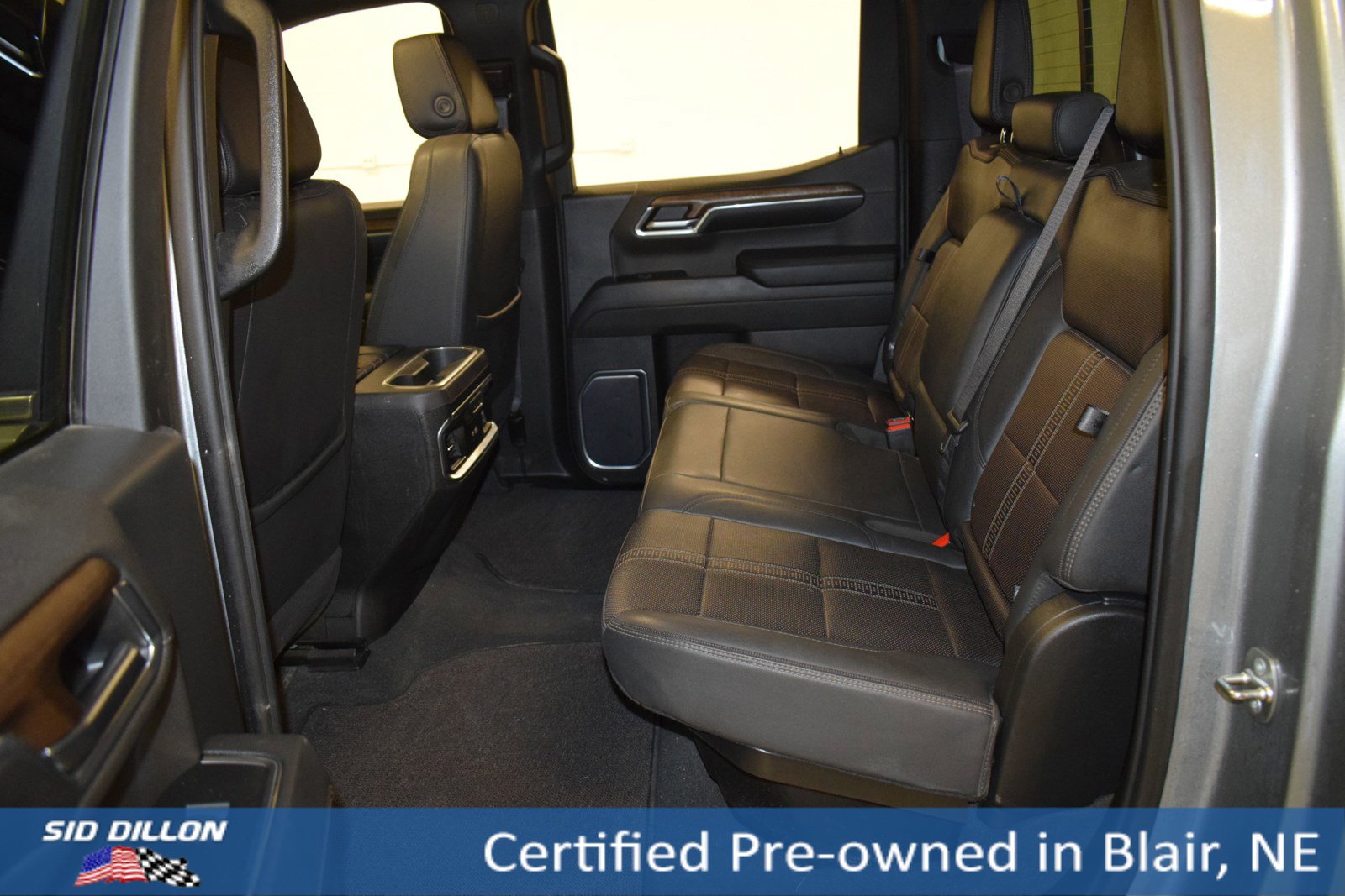 2023 Chevrolet Silverado 1500 High Country photo 7
