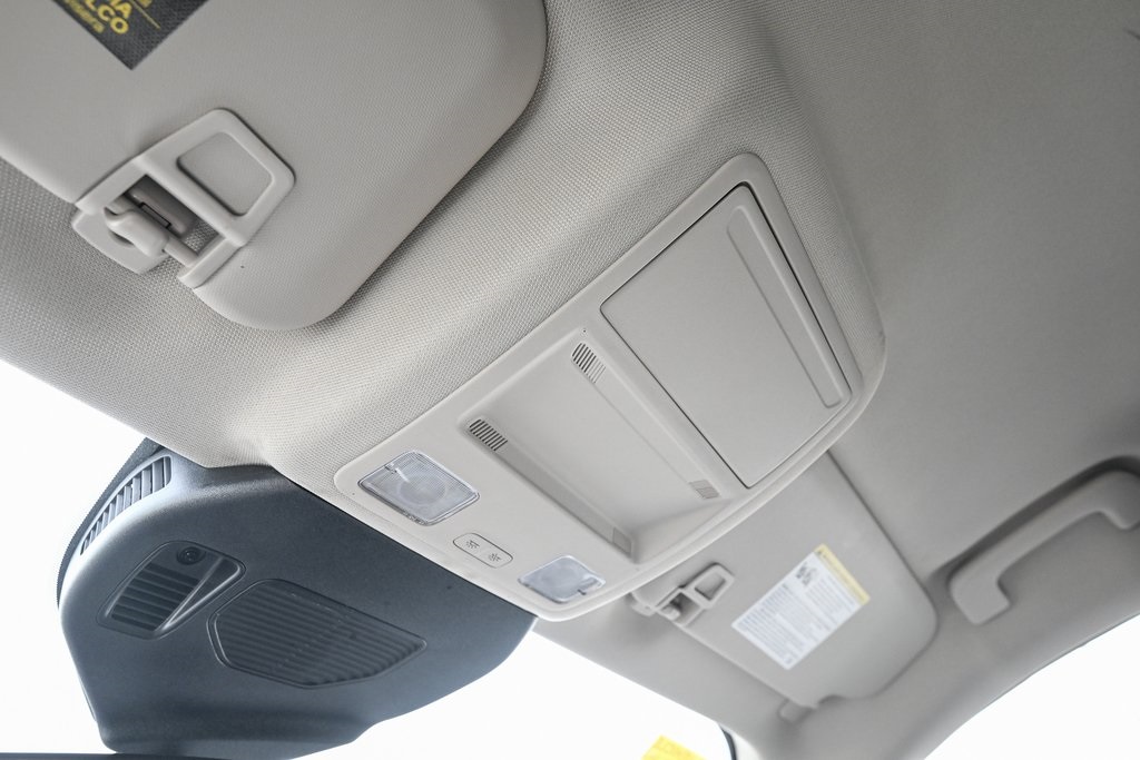 2020 Ford Escape SEL photo 32