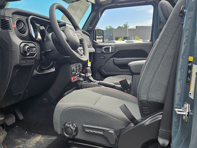2025 Jeep Wrangler Rubicon photo 5