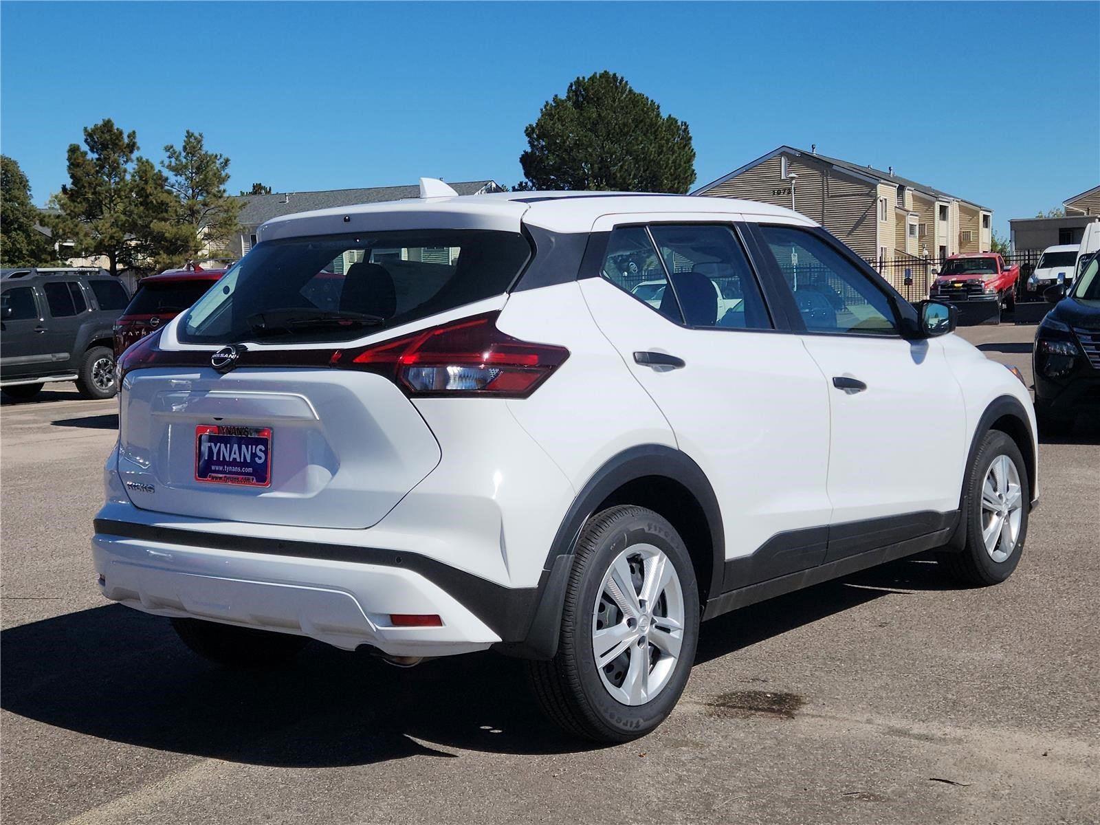 2025 Nissan Kicks Play S photo 3