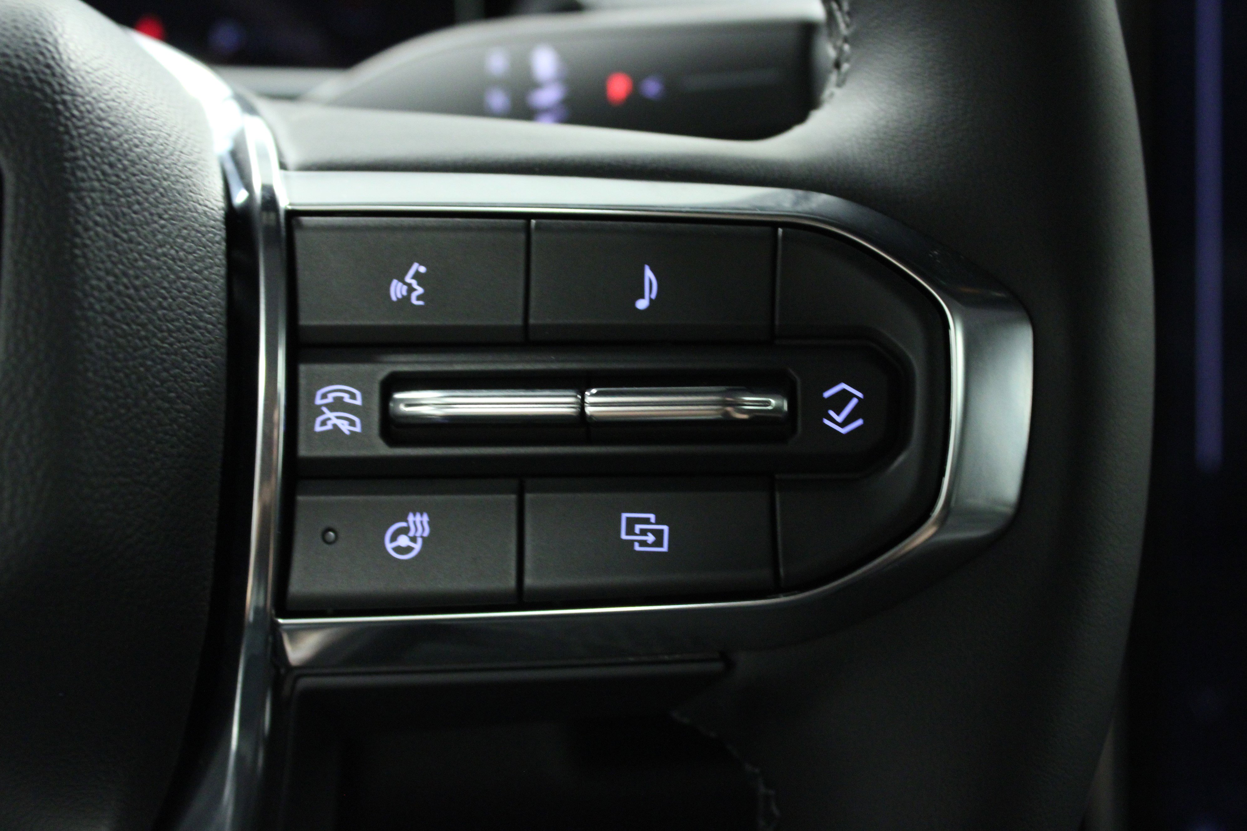 2025 Gmc Sierra EV Denali photo 17