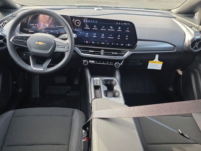 2026 Chevrolet Equinox EV 1LT photo 2