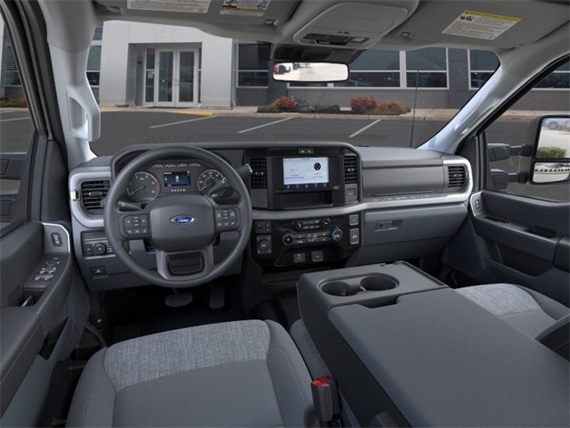 2025 Ford F-350 photo 9