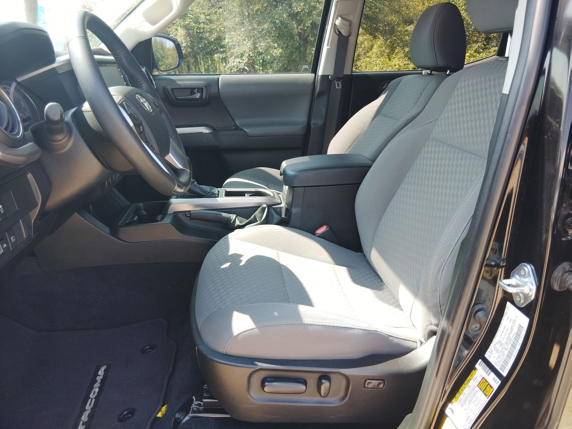 2023 Toyota Tacoma SR5 photo 5