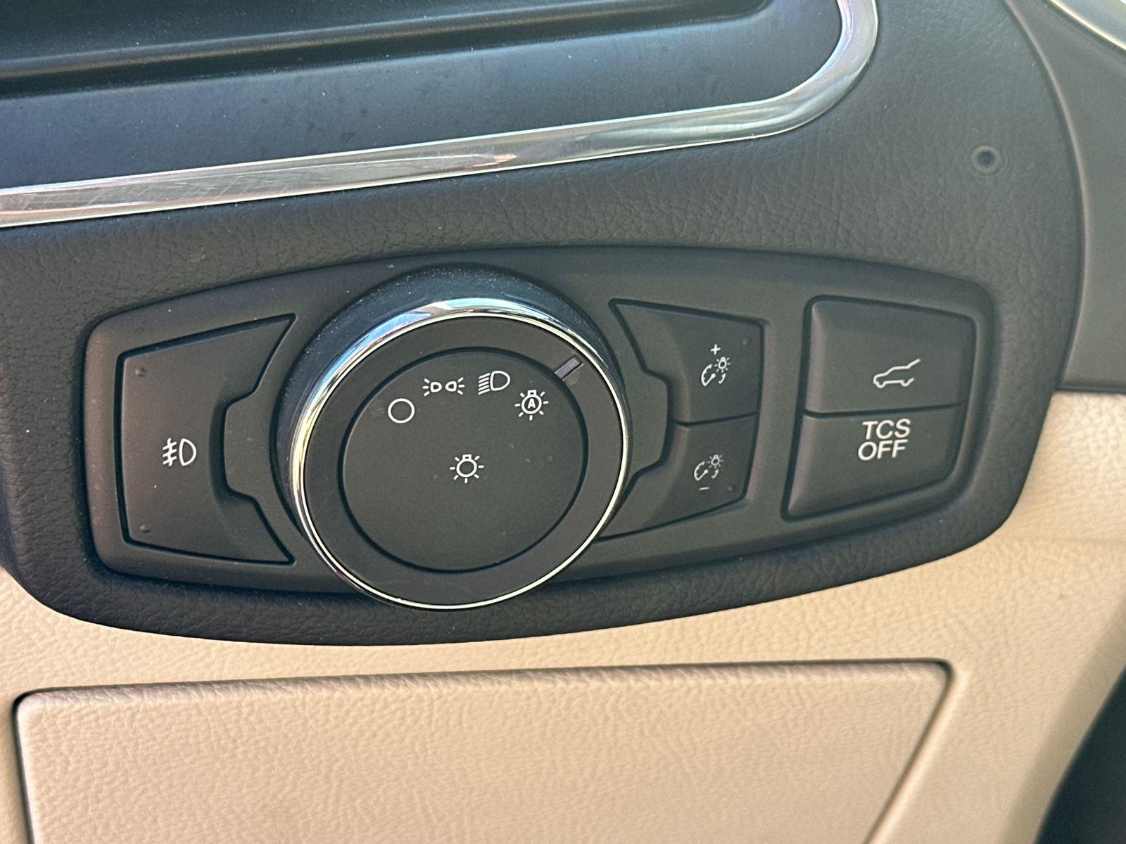 2019 Ford Edge Titanium photo 12