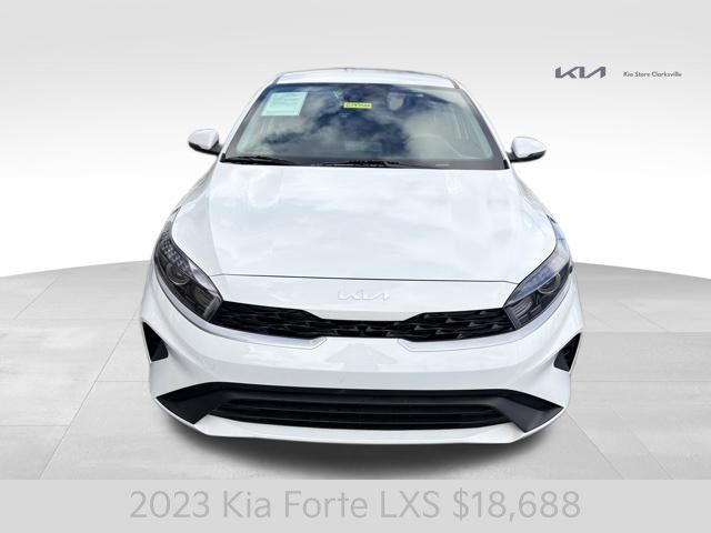2023 Kia Forte LXS photo 2