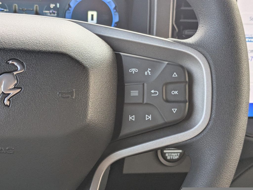 2025 Ford Bronco Base photo 21
