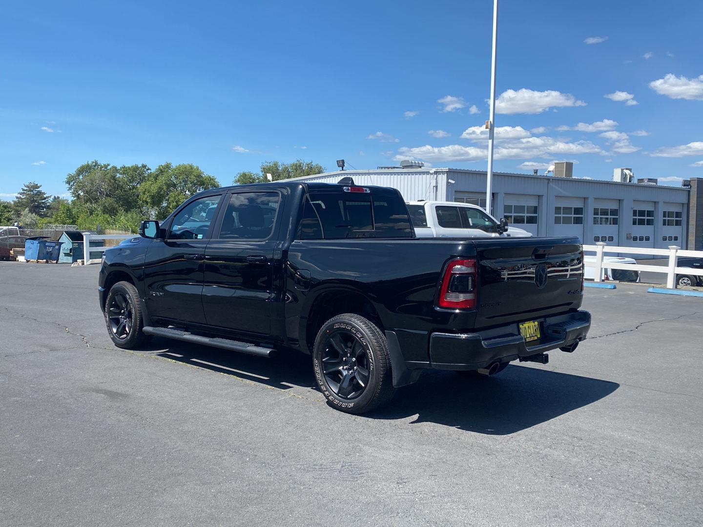 2023 Ram 1500 Sport photo 3