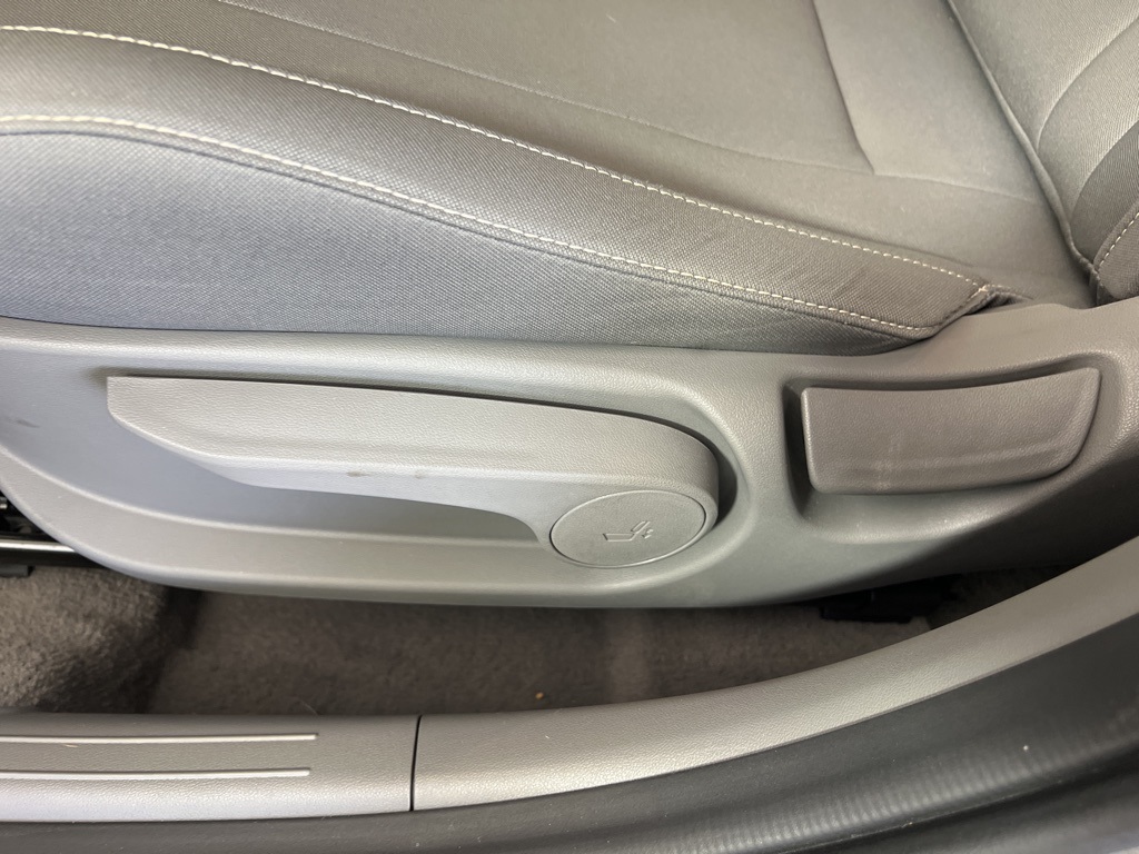 2024 Hyundai Elantra SEL photo 13