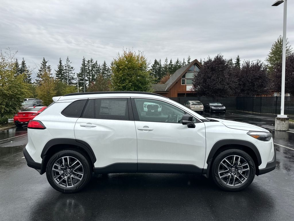 2026 Toyota Corolla Cross XLE photo 2