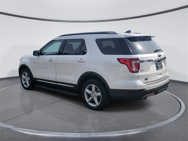 2019 Ford Explorer XLT photo 3