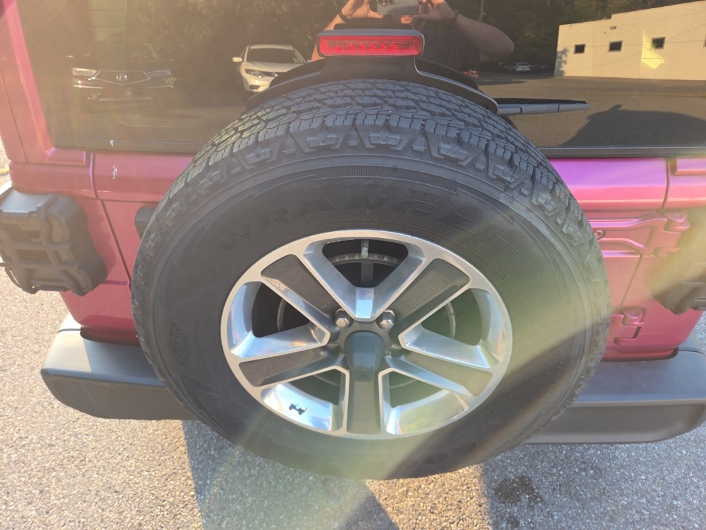 2022 Jeep Wrangler Unlimited Sahara photo 12