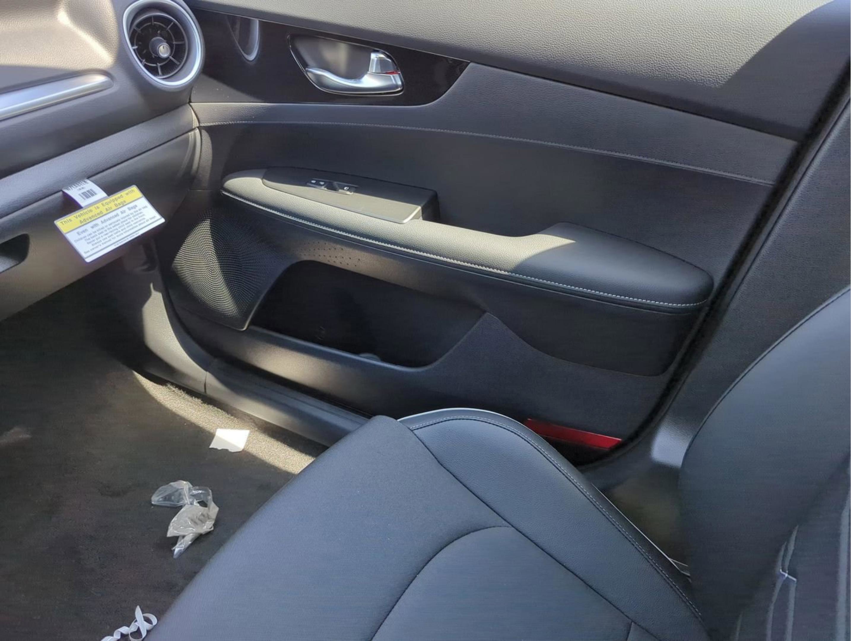 2024 Kia Forte GT-Line photo 12