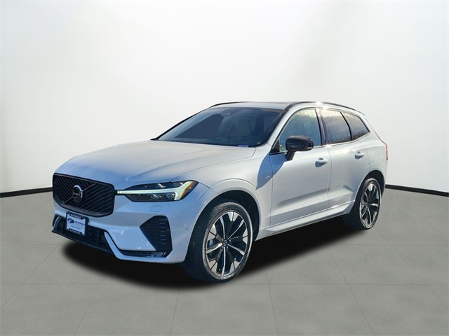 2026 Volvo XC60 Plus's photo