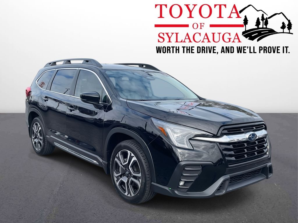 2024 Subaru Ascent Limited's photo