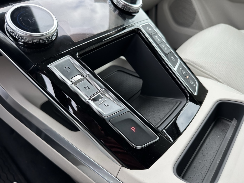 2024 Jaguar I-PACE HSE photo 16