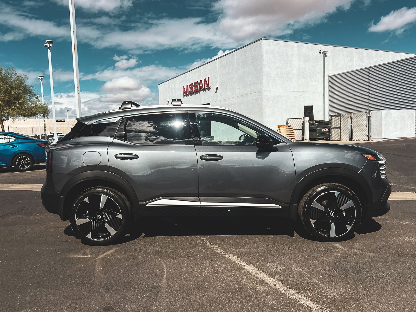 2026 Nissan Kicks SR photo 9