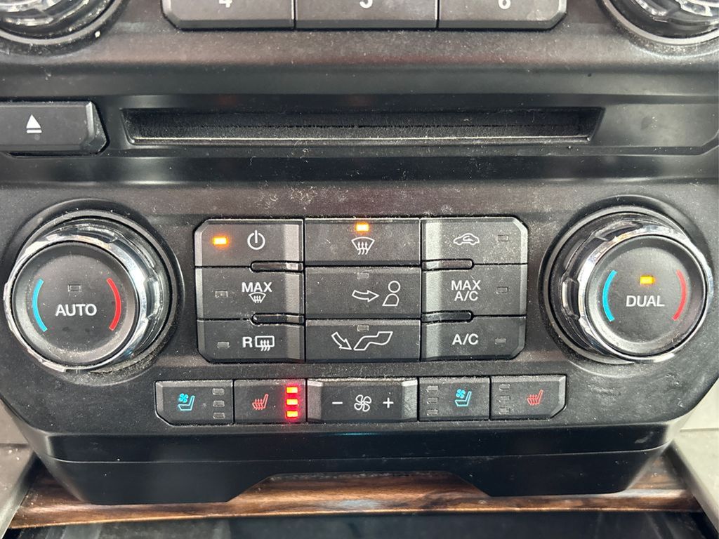2018 Ford F-150 Lariat photo 25