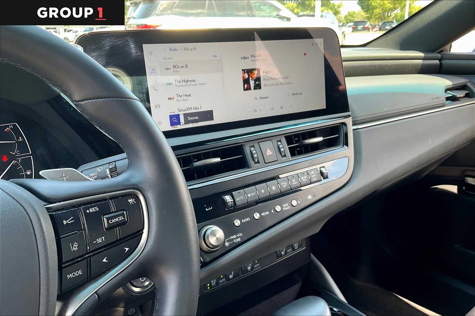 2025 Lexus ES Premium photo 5