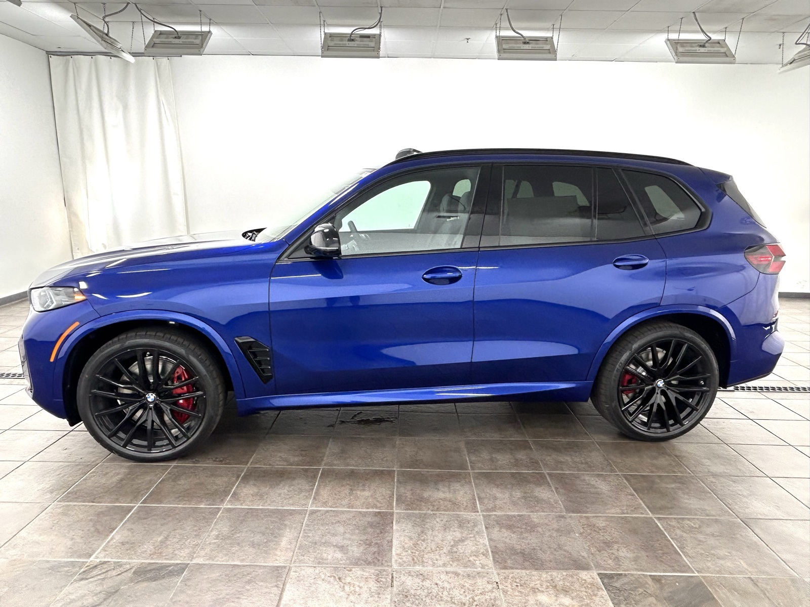 2026 Bmw X5 M60i photo 2