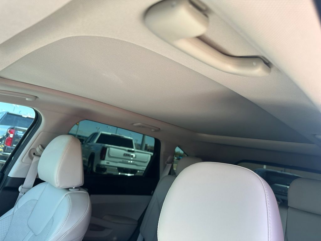 2025 Kia Sorento S photo 18