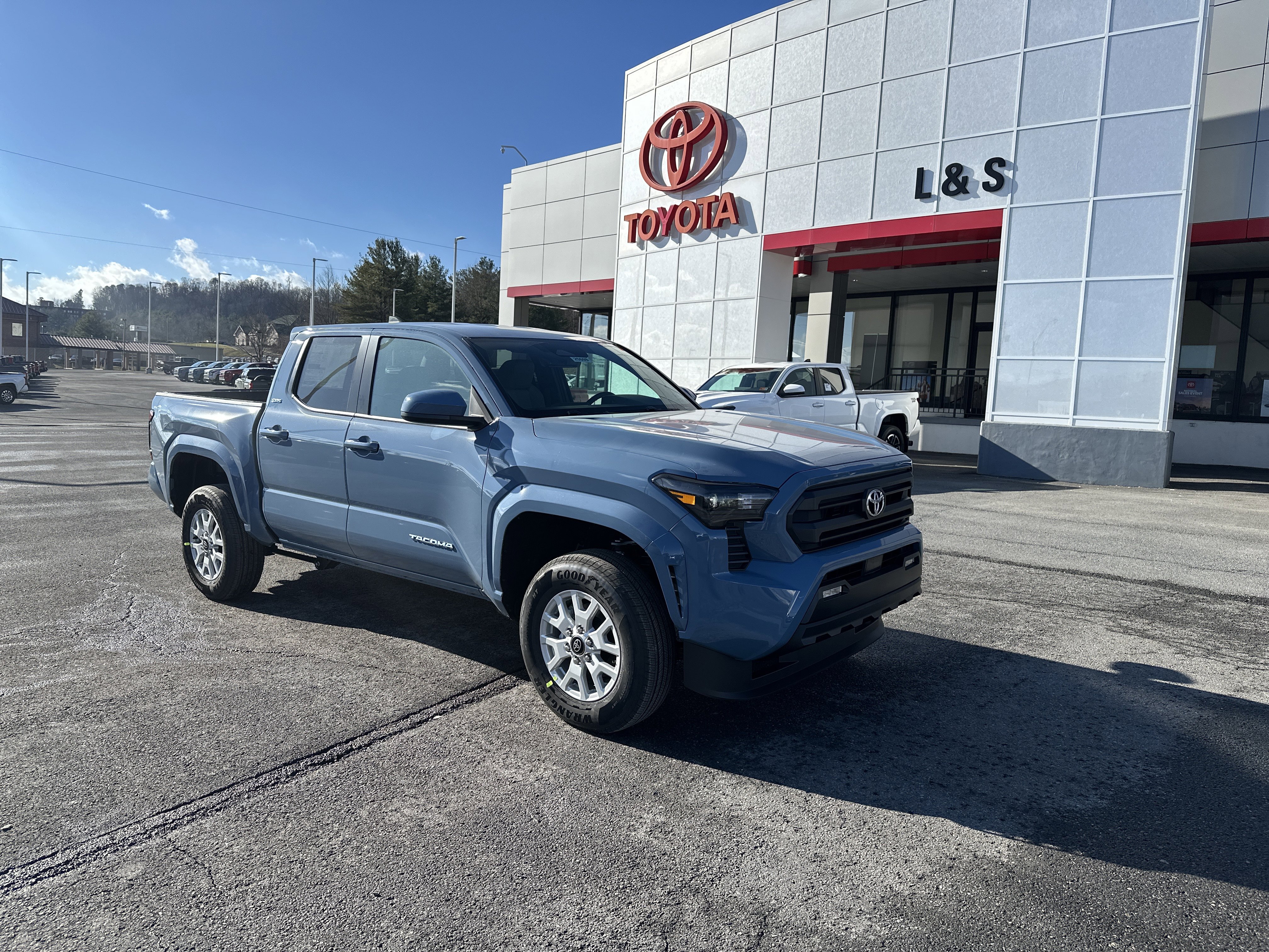 2026 Toyota Tacoma SR5's photo